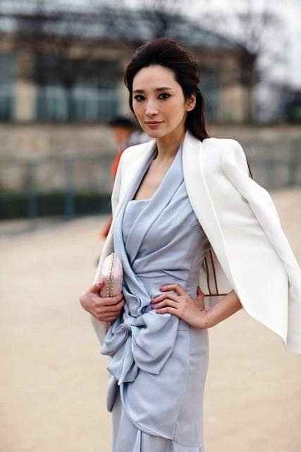 14+1 Outfits για το βράδυ της Ανάστασης [εικόνες] | iefimerida.gr 9