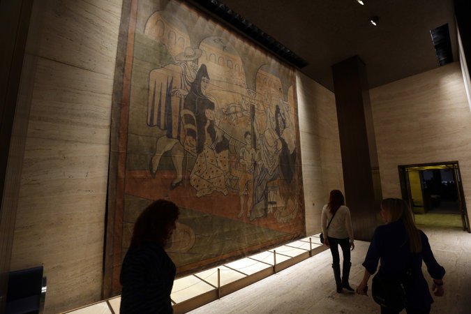 Eτσι τυλίγεις ένα γιγαντιαίο έργο του Πικάσο: Η διαδικασία που παρακολούθησε η Νέα Υόρκη με κομμένη την ανάσα [εικόνες] | iefimerida.gr 0