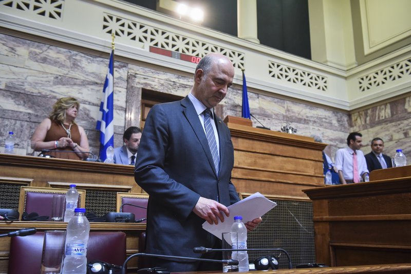 Μοσκοβισί: Η Τρόικα δεν θα ξαναέρθει εδώ -Τον χειροκροτούσαν οι βουλευτές ΣΥΡΙΖΑ | iefimerida.gr 1