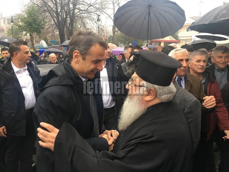 Στην Πιερία ο Μητσοτάκης: Στάση για ρακί, σέλφι με τα παιδιά και... η «επέτειος» [εικόνες] | iefimerida.gr 10