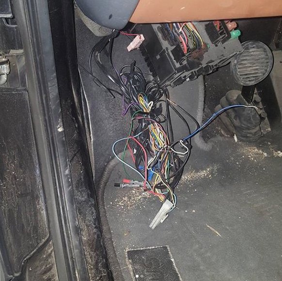 Θύμα ληστείας η Μαριάντα Πιερίδη- Διέρρηξαν το αυτοκίνητό της [εικόνες] | iefimerida.gr 0