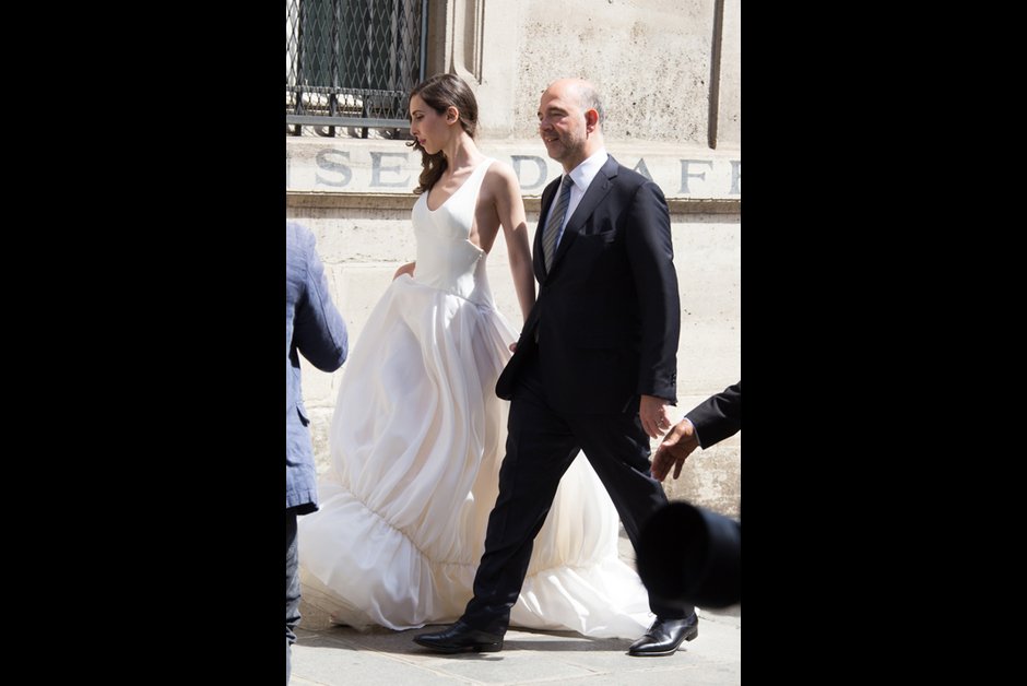 Ο Πιερ Μοσκοβισί παντρεύτηκε την κατά 23 χρόνια μικρότερη βοηθό του [εικόνες] | iefimerida.gr 1