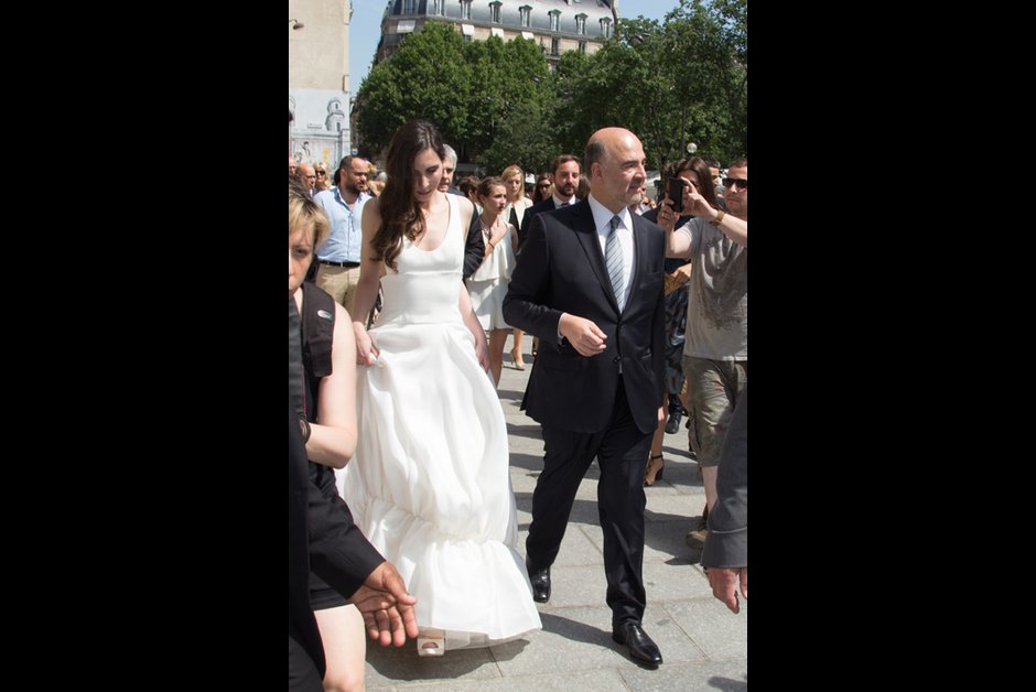 Ο Πιερ Μοσκοβισί παντρεύτηκε την κατά 23 χρόνια μικρότερη βοηθό του [εικόνες] | iefimerida.gr 2