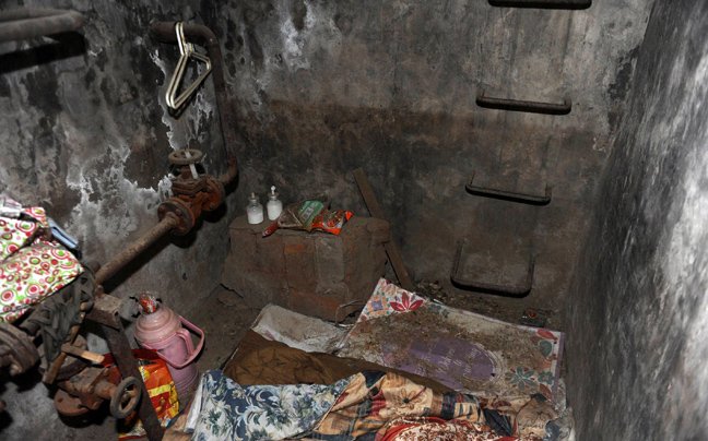 Η αθέατη πλευρά της Κίνας - Γυναίκα ζει σε πηγάδι κάτω από το πολυσύχναστο Πεκίνο [εικόνες]  | iefimerida.gr 0