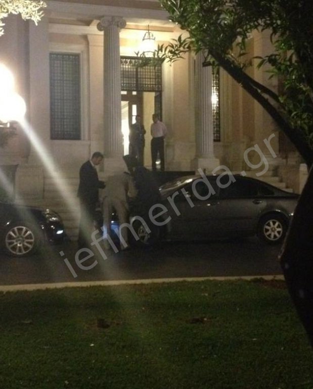 Εμεινε από μπαταρία το αυτοκίνητο του πρωθυπουργού Παν. Πικραμμένου [εικόνα] | iefimerida.gr 0