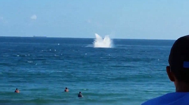 Πιλότος χάνει τη ζωή του μπροστά στα μάτια χιλιάδων θεατών στη Βραζιλία [βίντεο] | iefimerida.gr 0