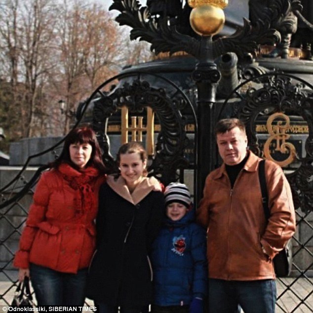 «Τα παιδιά του ελπίζουν ότι είναι ακόμη ζωντανός» -Ο αδελφός του Ρώσου πιλότου που σκοτώθηκε μιλά για τις δύσκολες στιγμές της οικογένειας [εικόνες] | iefimerida.gr 2