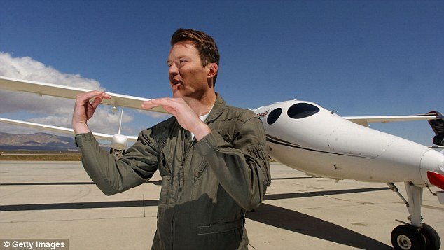 Αυτός είναι ο νεκρός πιλότος του διαστημικού σκάφους της Virgin του Ρίτσαρντ Μπράνσον [εικόνες] | iefimerida.gr 0