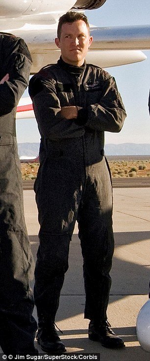 Αυτός είναι ο νεκρός πιλότος του διαστημικού σκάφους της Virgin του Ρίτσαρντ Μπράνσον [εικόνες] | iefimerida.gr 2