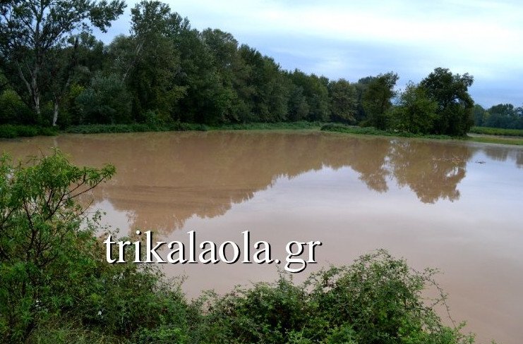 Συναγερμός στα Τρίκαλα: Ανέβηκε η στάθμη των ποταμών -Υπερχείλισε ο Πηνειός [εικόνες & βίντεο] | iefimerida.gr 2