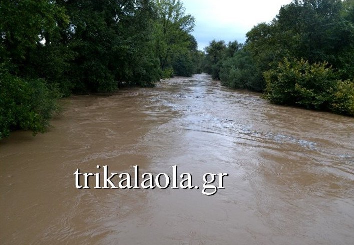 Συναγερμός στα Τρίκαλα: Ανέβηκε η στάθμη των ποταμών -Υπερχείλισε ο Πηνειός [εικόνες & βίντεο] | iefimerida.gr 3