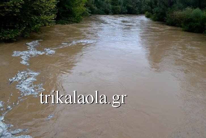 Συναγερμός στα Τρίκαλα: Ανέβηκε η στάθμη των ποταμών -Υπερχείλισε ο Πηνειός [εικόνες & βίντεο] | iefimerida.gr 4