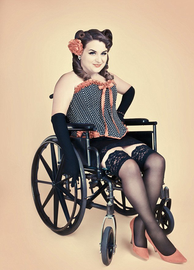 Ολοι έχουν δικαίωμα στην ομορφιά: Γυναίκες της διπλανής πόρτας γίνονται λαμπερά μοντέλα [εικόνες] | iefimerida.gr 4