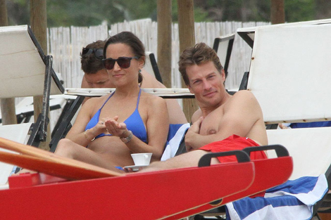 Τα οπίσθια της Πίπα Μίντλετον τρέλαναν παραλία της Ιταλίας [εικόνες] | iefimerida.gr 5