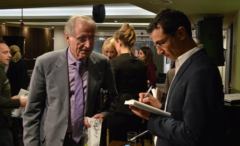 Ο φτωχός ιθαγενής αγρότης που έγινε πρόεδρος της Βολιβίας, στο νέο βιβλίο του δημοσιογράφου Ιάσονα Πιπίνη [εικόνες] | iefimerida.gr 0