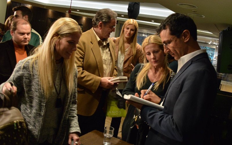 Ο φτωχός ιθαγενής αγρότης που έγινε πρόεδρος της Βολιβίας, στο νέο βιβλίο του δημοσιογράφου Ιάσονα Πιπίνη [εικόνες] | iefimerida.gr 4