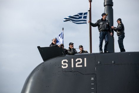 Ο Αβραμόπουλος σε ρόλο καπετάνιου στον «Πιπίνο» -Φωτογραφίες από τον πρώτο πλου του υποβρυχίου [εικόνες] | iefimerida.gr 14