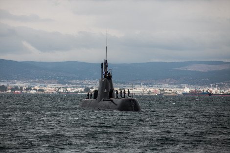 Ο Αβραμόπουλος σε ρόλο καπετάνιου στον «Πιπίνο» -Φωτογραφίες από τον πρώτο πλου του υποβρυχίου [εικόνες] | iefimerida.gr 16