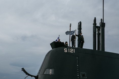 Ο Αβραμόπουλος σε ρόλο καπετάνιου στον «Πιπίνο» -Φωτογραφίες από τον πρώτο πλου του υποβρυχίου [εικόνες] | iefimerida.gr 4