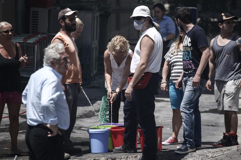 Kάηκε η Ελλάδα: Στο έλεος της φωτιάς Υμηττός και Νεάπολη [εικόνες & βίντεο] | iefimerida.gr 15