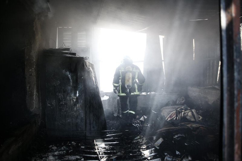 Kάηκε η Ελλάδα: Στο έλεος της φωτιάς Υμηττός και Νεάπολη [εικόνες & βίντεο] | iefimerida.gr 6