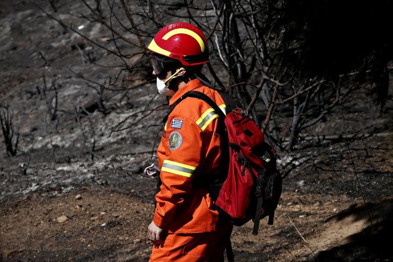 Kάηκε η Ελλάδα: Στο έλεος της φωτιάς Υμηττός και Νεάπολη [εικόνες & βίντεο] | iefimerida.gr 10