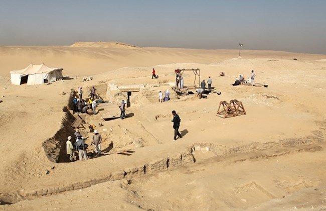 Σπουδαία ανακάλυψη: Βρέθηκε αρχαίο πλοίο κοντά στις πυραμίδες της Αιγύπτου [εικόνα]  | iefimerida.gr 0