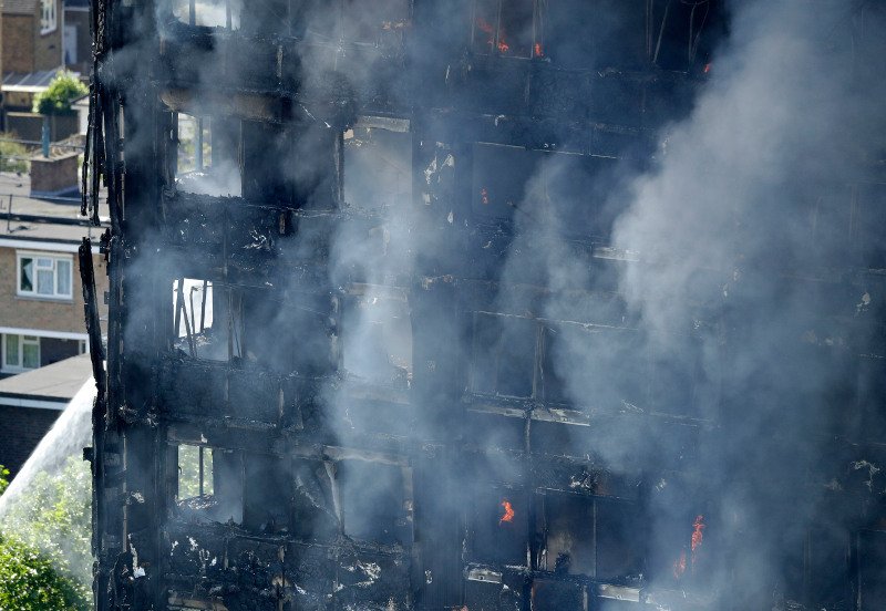 Λονδίνο: 100άδες αγνοούμενοι στον πύργο- «Κανείς δεν επέζησε στους 3 τελευταίους ορόφους» | iefimerida.gr 9