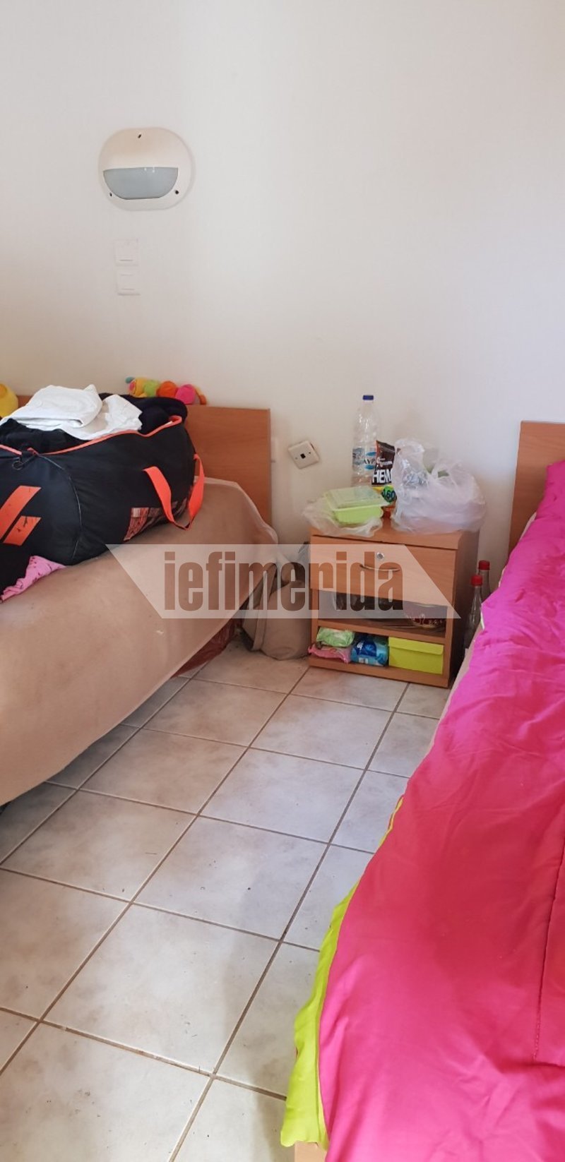 Ενα από τα δωμάτια που μένουν οι πυρόπληκτοι