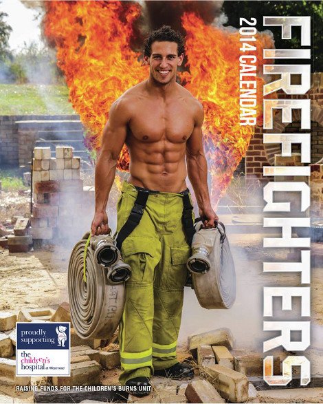 Πυροσβέστες με αγαλματένια κορμιά ποζάρουν στις φλόγες [εικόνες & βίντεο] | iefimerida.gr 0