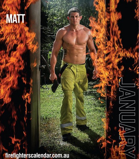 Πυροσβέστες με αγαλματένια κορμιά ποζάρουν στις φλόγες [εικόνες & βίντεο] | iefimerida.gr 1