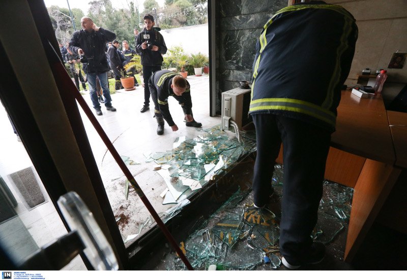 Στα κάγκελα οι πυροσβέστες -Η ένταση στο υπ. Διοικητικής Ανασυγκρότησης και η υπόσχεση | iefimerida.gr 3