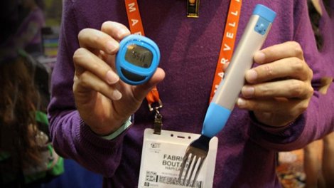 Το «έξυπνο πιρούνι» που μετράει τις μπουκιές και μας κάνει δίαιτα [βίντεο] | iefimerida.gr 0