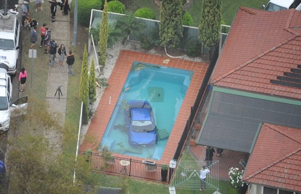 Πώς ένα αυτοκίνητο κατέληξε στον πάτο πισίνας -Ενα απίστευτο περιστατικό [εικόνες] | iefimerida.gr 4