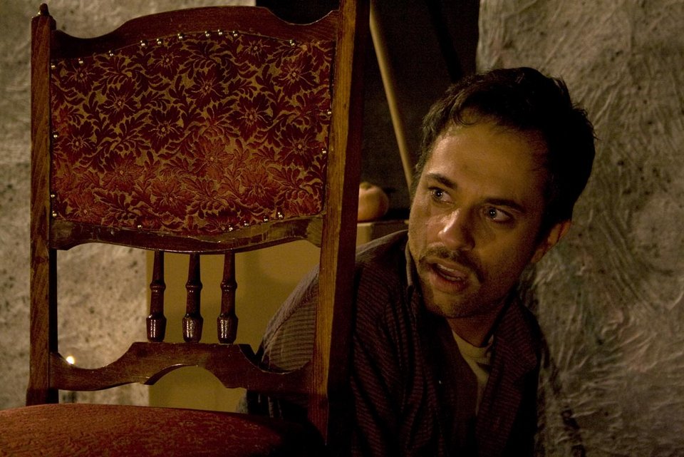 Επί σκηνής η οδύσσεια ενός Ιρανού με όνειρο τη Γερμανία -Mέσα σε 70’ [εικόνες & βίντεο] | iefimerida.gr 1