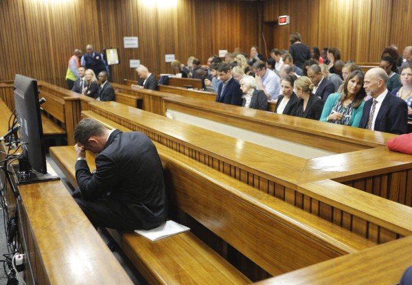 «Τον συγχωρώ»: Η μητέρα της Ρίβα Στέενκαμπ μιλάει για τον φονιά της κόρης της, Πιστόριους [βίντεο] | iefimerida.gr 1