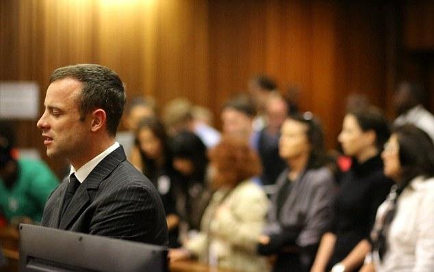 O Πιστόριους δεν άντεξε την κατάθεση του ιατροδικαστή -Εκανε εμετό μέσα στο δικαστήριο [εικόνες] | iefimerida.gr 5