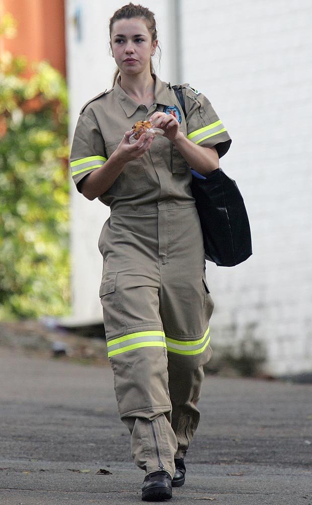 Αυτή είναι η εντυπωσιακή 19χρονη νέα σύντροφος του Πιστόριους -Τον παρηγορεί εν αναμονή της δίκης [εικόνες] | iefimerida.gr 0