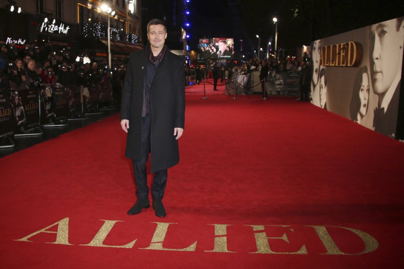 Μπραντ Πιτ: Το διαζύγιο του... πάει -Εντυπωσιακός στο κόκκινο χαλί δίπλα στην Μαριόν Κοτιγιάρ [εικόνες] | iefimerida.gr 1