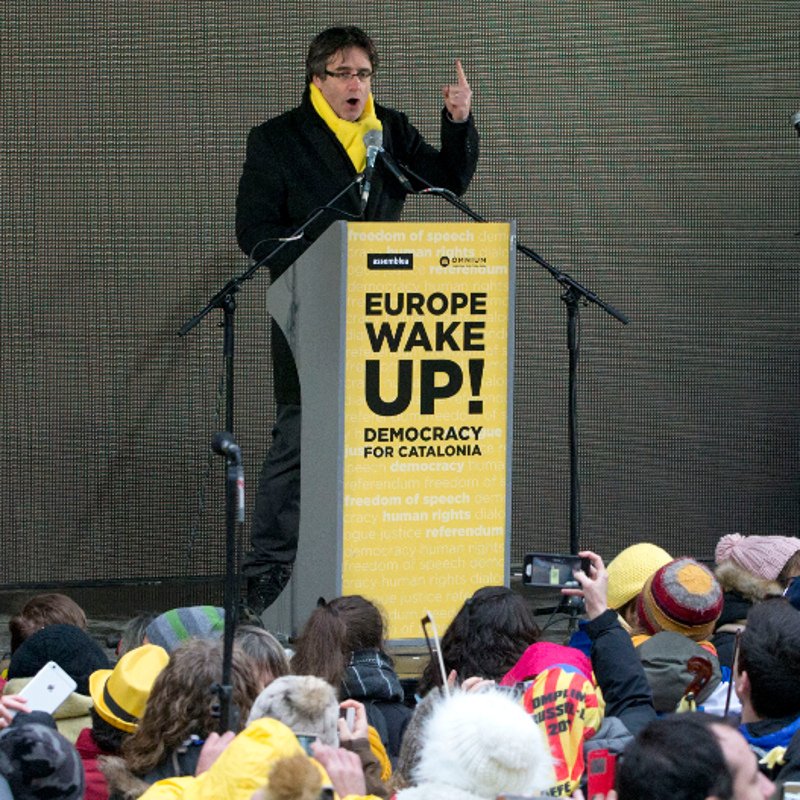 O Πουτζδεμόν έκανε συγκέντρωση στις Βρυξέλλες και μάζεψε 45.000 Καταλανούς [εικόνες] | iefimerida.gr 0