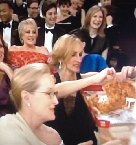 «Καβούρια» έχουν στις τσέπες οι σταρ του Χόλιγουντ: Εδωσαν ποταπό φιλοδώρημα για την πίτσα στα Οσκαρ [εικόνες] | iefimerida.gr 2