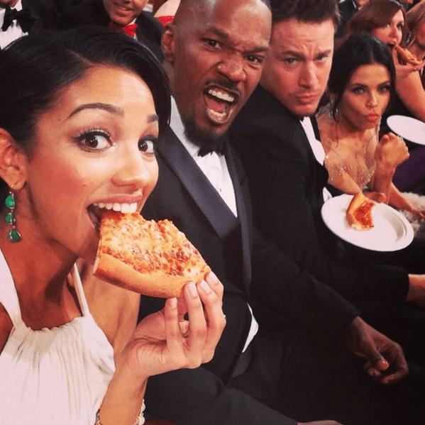 Δεν ξανάγινε: Όταν η Ellen DeGeneres παρήγγειλε πίτσες και έτρωγαν όλοι μέσα στα Οσκαρ [εικόνες] | iefimerida.gr 0