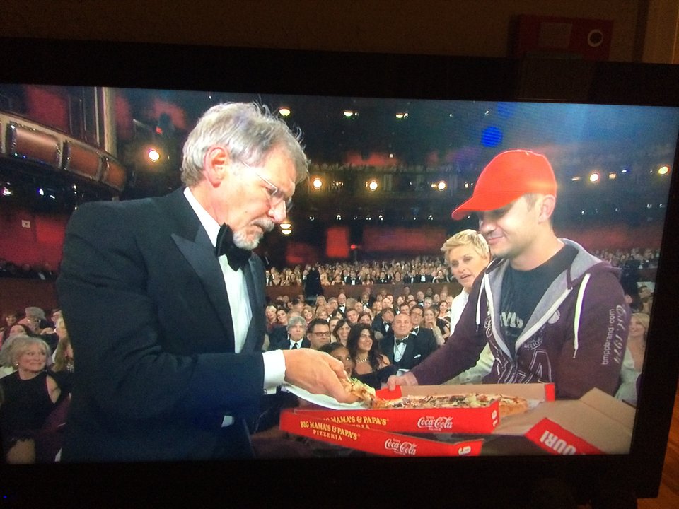 Δεν ξανάγινε: Όταν η Ellen DeGeneres παρήγγειλε πίτσες και έτρωγαν όλοι μέσα στα Οσκαρ [εικόνες] | iefimerida.gr 6