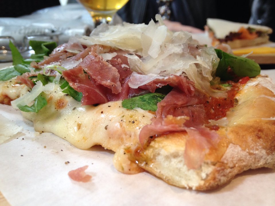 Six: To απρόσμενο καφέ με τις υπέροχες γεύσεις στην Ερμού, που έγινε το αγαπημένο στέκι των καλλιτεχνών, όλη την ημέρα [εικόνες] | iefimerida.gr 0