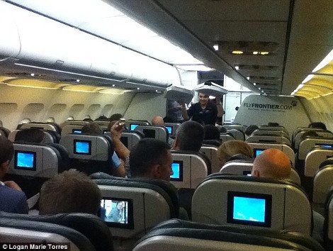 Απίστευτο: Ο πιλότος ενός αεροσκάφους στις ΗΠΑ παρήγγειλε 35 πίτσες για να ταΐσει τους πεινασμένους επιβάτες του [εικόνες] | iefimerida.gr 1