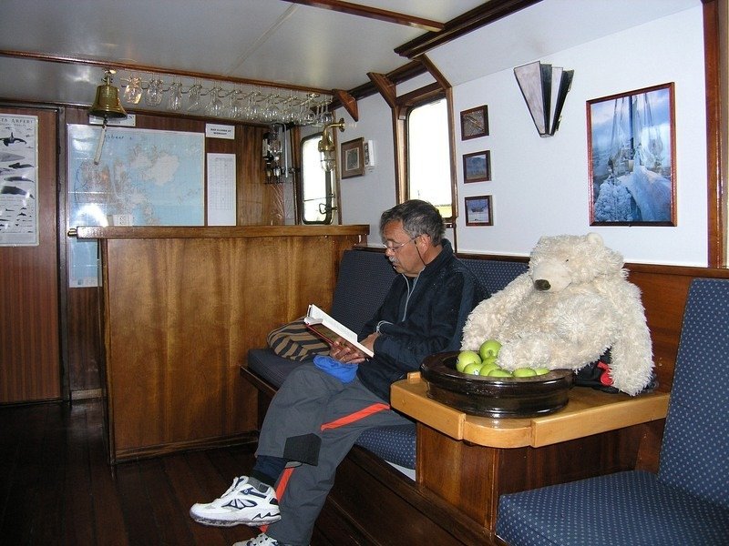 Διανυκτέρευση στους πάγους: Ενα παγιδευμένο πλοίο έγινε ξενοδοχείο με όλες τις ανέσεις [εικόνες] | iefimerida.gr 6