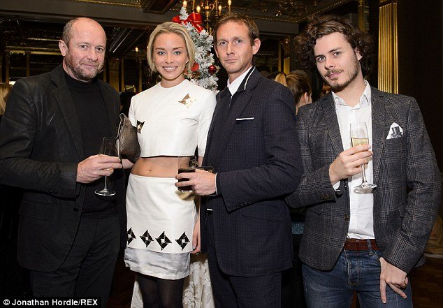 Νεκρός ο μεγιστάνας Scot Young: Τα πάθη, η χλιδή, η χρεοκοπία και η καταστροφή του 52χρονου εκατομμυριούχου [εικόνες]  | iefimerida.gr 5