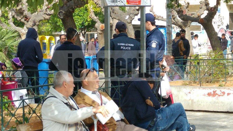 Εγκλωβισμένοι μετανάστες στην πλατεία Βικτωρίας -Γέμισαν τα κέντρα φιλοξενίας σε Ελληνικό, Σχιστό και Ελαιώνα [εικόνες] | iefimerida.gr 7