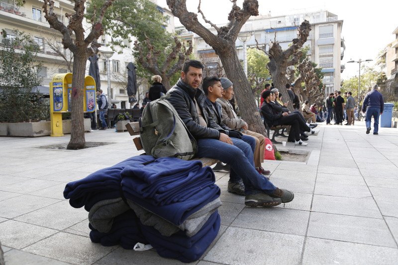 Πλημμύρισε ξανά με πρόσφυγες και μετανάστες η πλατεία Βικτωρίας [εικόνες] | iefimerida.gr 0