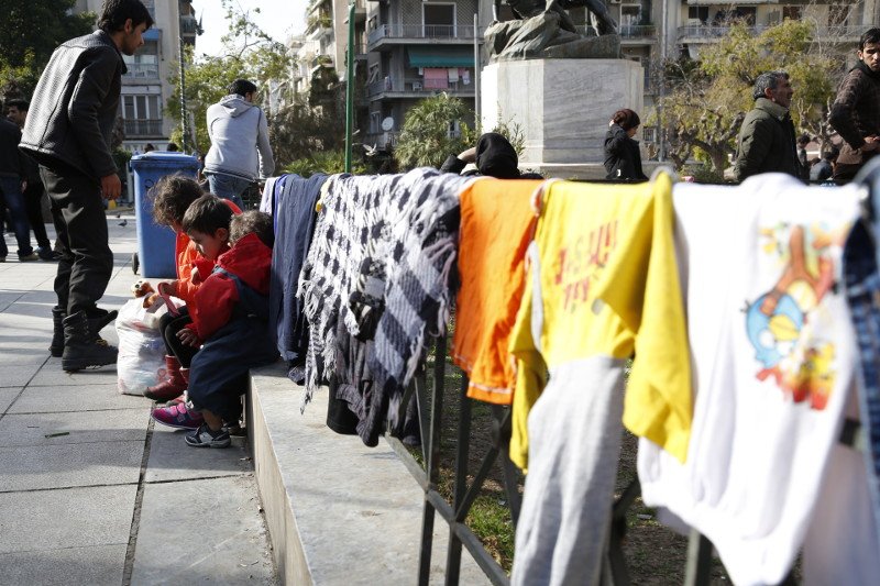 Πλημμύρισε ξανά με πρόσφυγες και μετανάστες η πλατεία Βικτωρίας [εικόνες] | iefimerida.gr 3